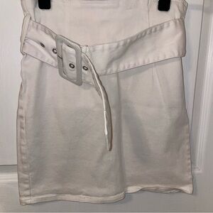 Signature8 white cotton mini skirt with large belt size medium